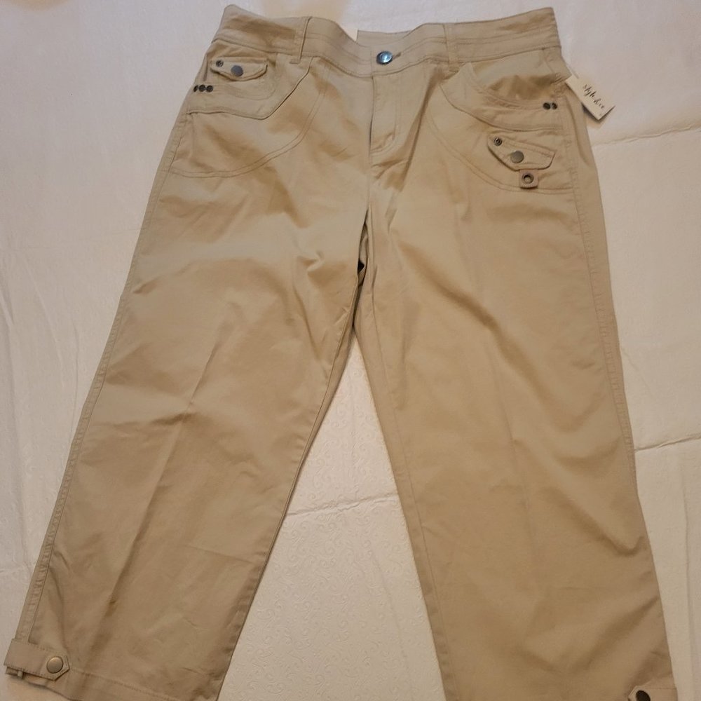 Style & Co. mid rise Grommet Capri  size 10